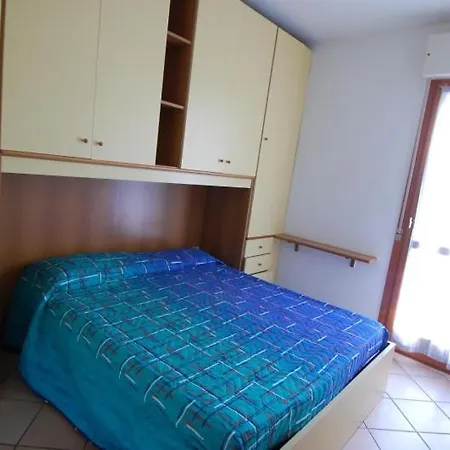 Apartment Villaggio Tirreno 01